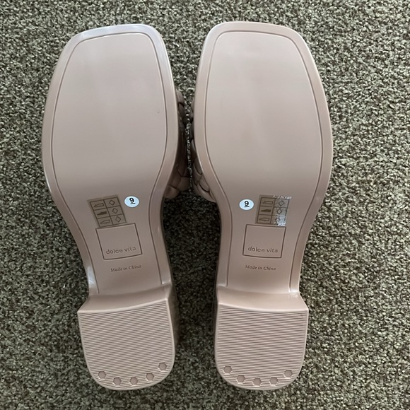 NWOT Dolce Vita Goldy Size 9 - Picture 2 of 16